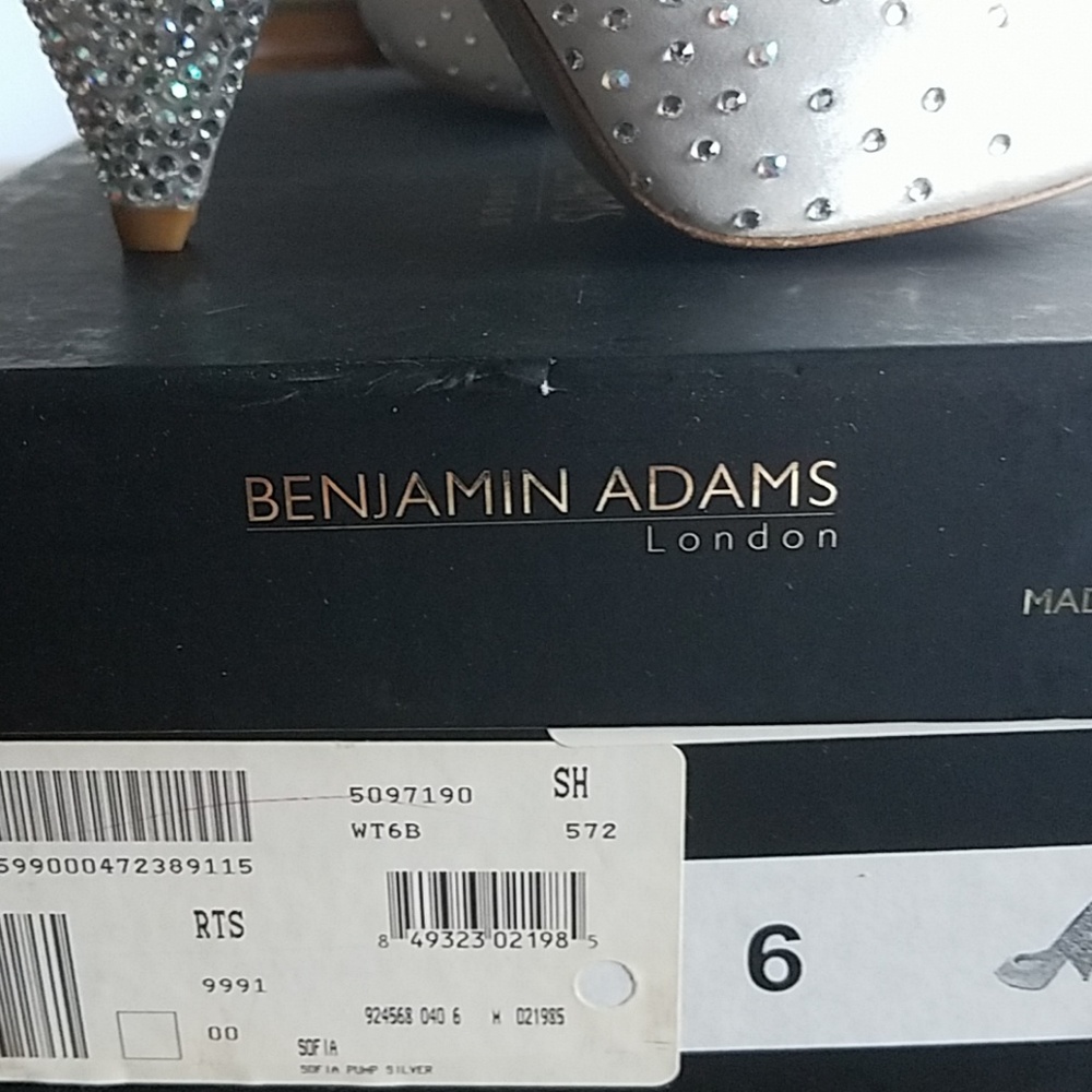 Shoes - Picture 4 of 4